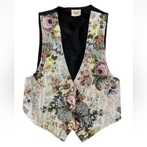 Vintage Cream Floral Tapestry
Vest S Cottagecore Grannycore